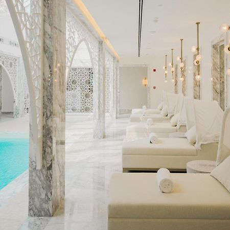 Royal Saray Resort Manama Exterior foto
