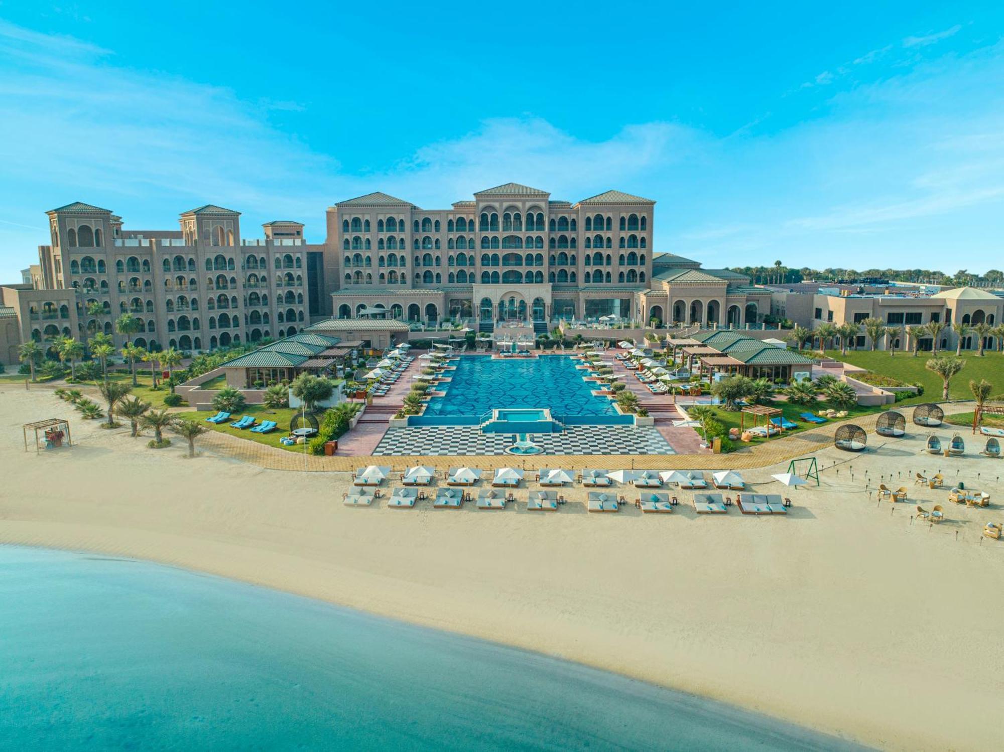 Royal Saray Resort Manama Exterior foto The Ritz-Carlton, Al Hamra
