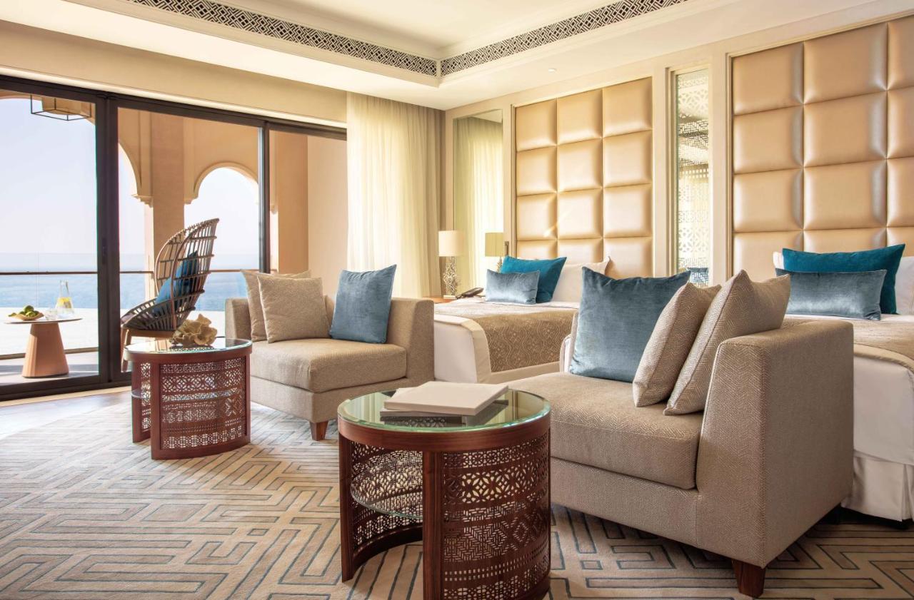Royal Saray Resort Manama Exterior foto A suite at Jumeirah Atlantis