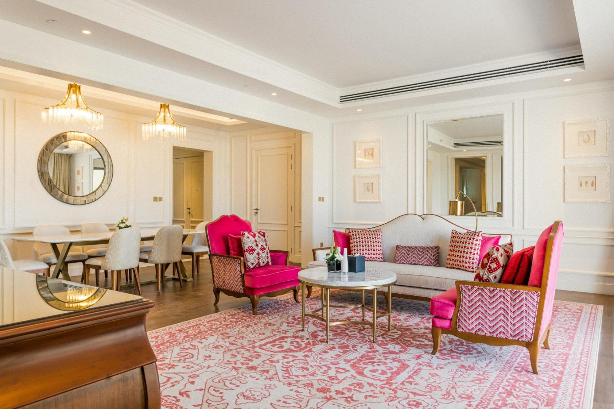 Royal Saray Resort Manama Exterior foto A suite at The Imperial