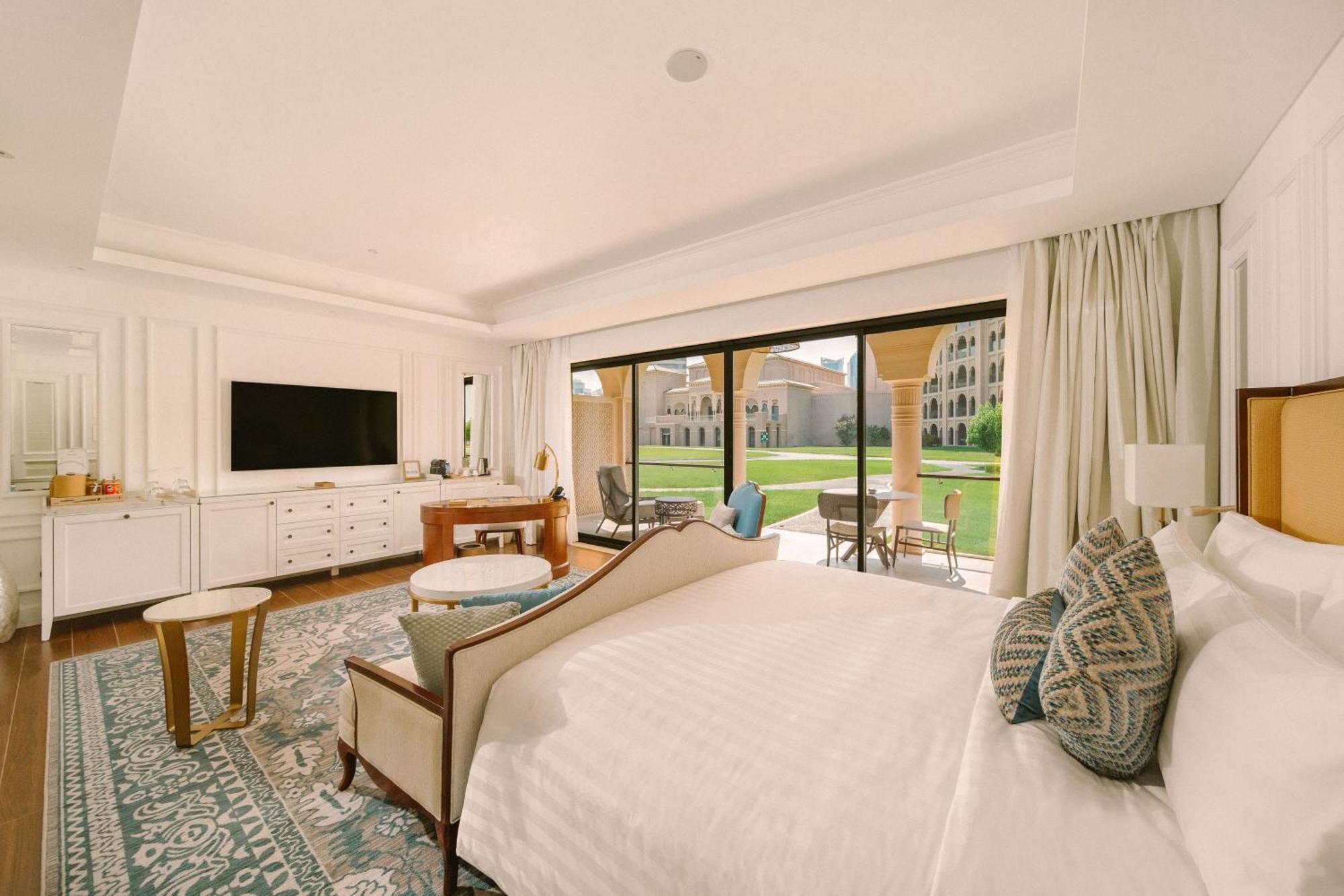 Royal Saray Resort Manama Exterior foto Deluxe Room