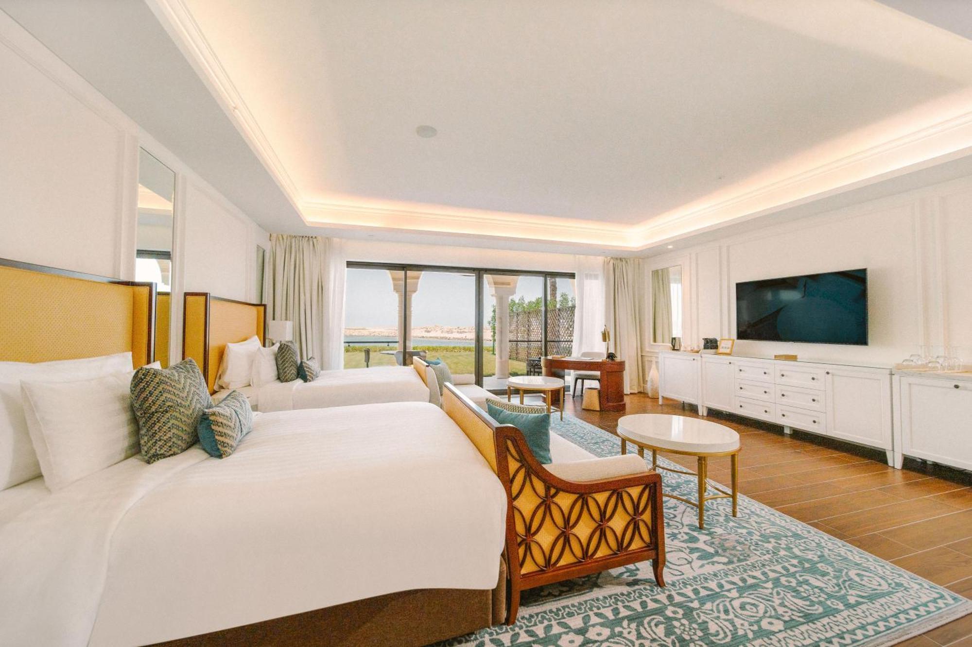 Royal Saray Resort Manama Exterior foto Deluxe Suite