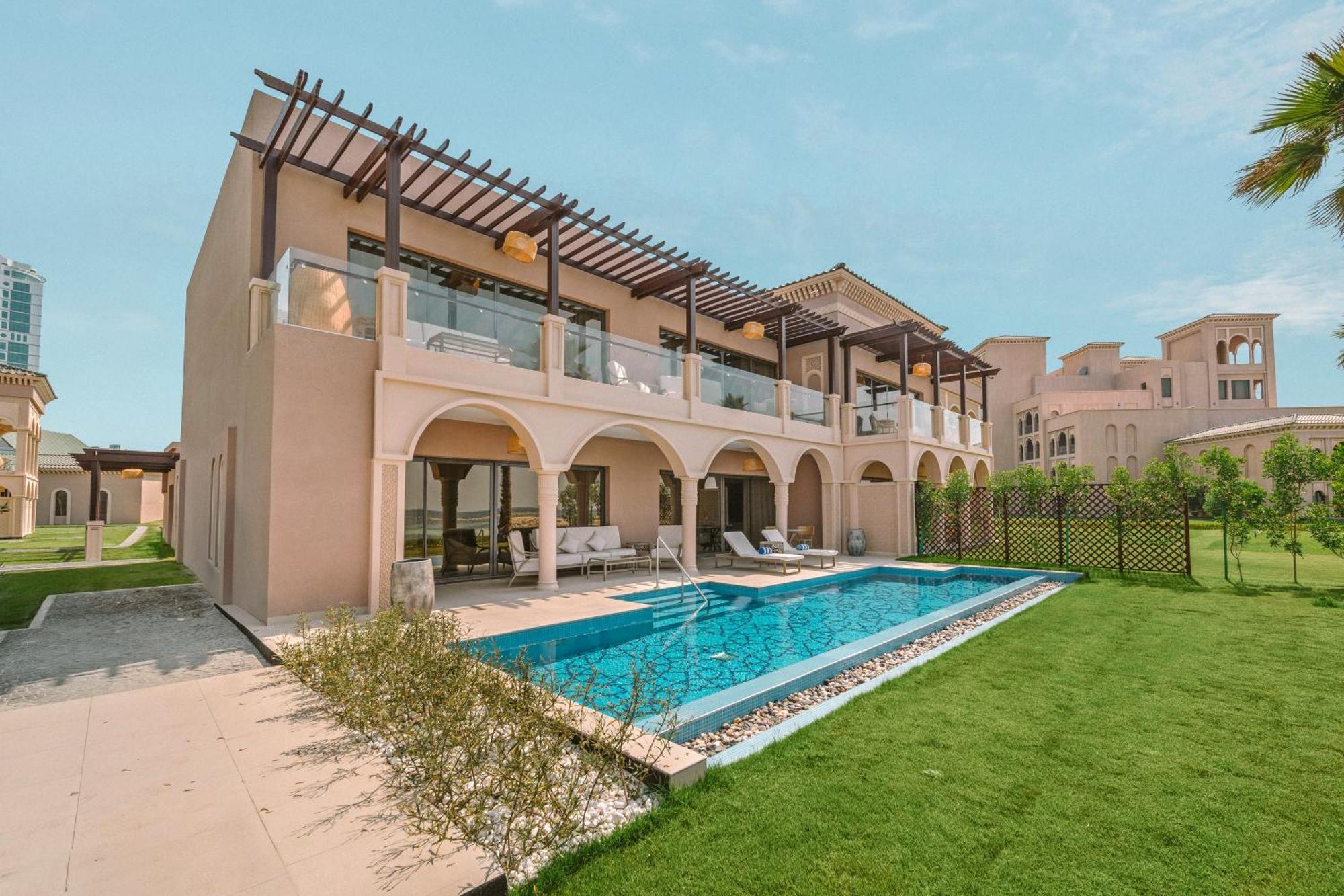 Royal Saray Resort Manama Exterior foto A villa at Jumeirah at Saadiyat Island Resort