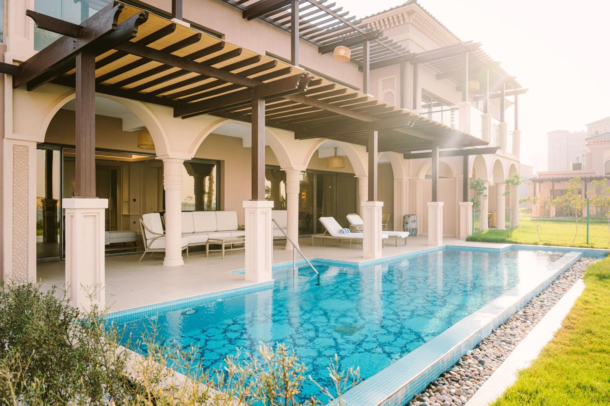 Royal Saray Resort Manama Exterior foto A villa in Jumeirah