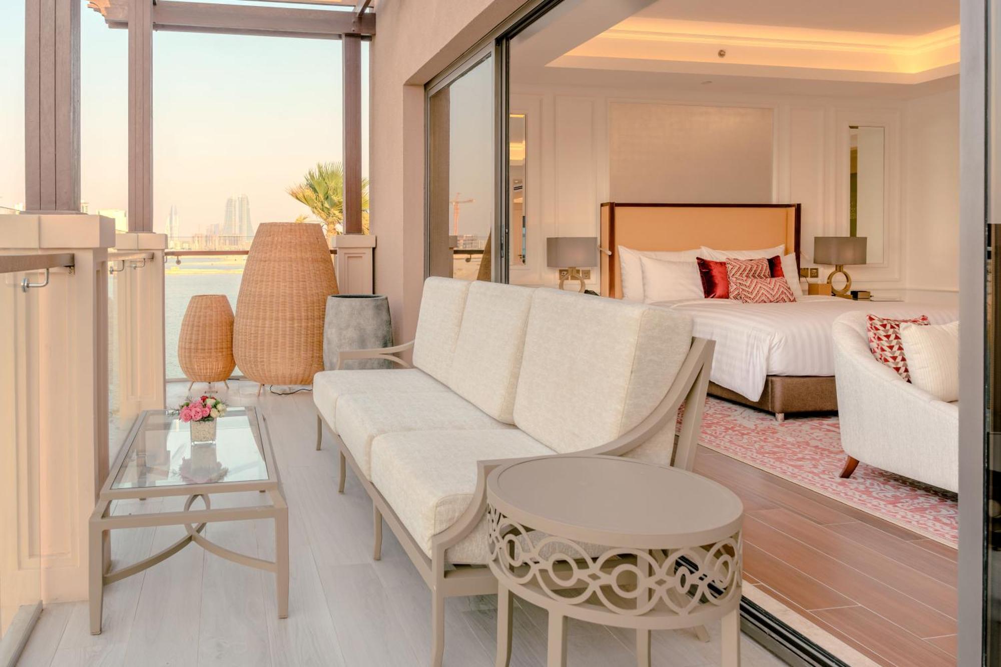 Royal Saray Resort Manama Exterior foto A suite at Jumeirah Creekside