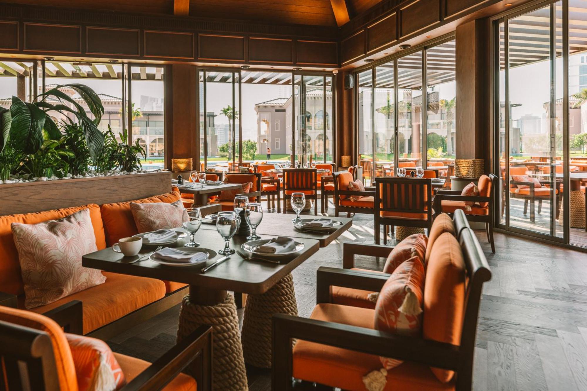 Royal Saray Resort Manama Exterior foto The Beach Restaurant
