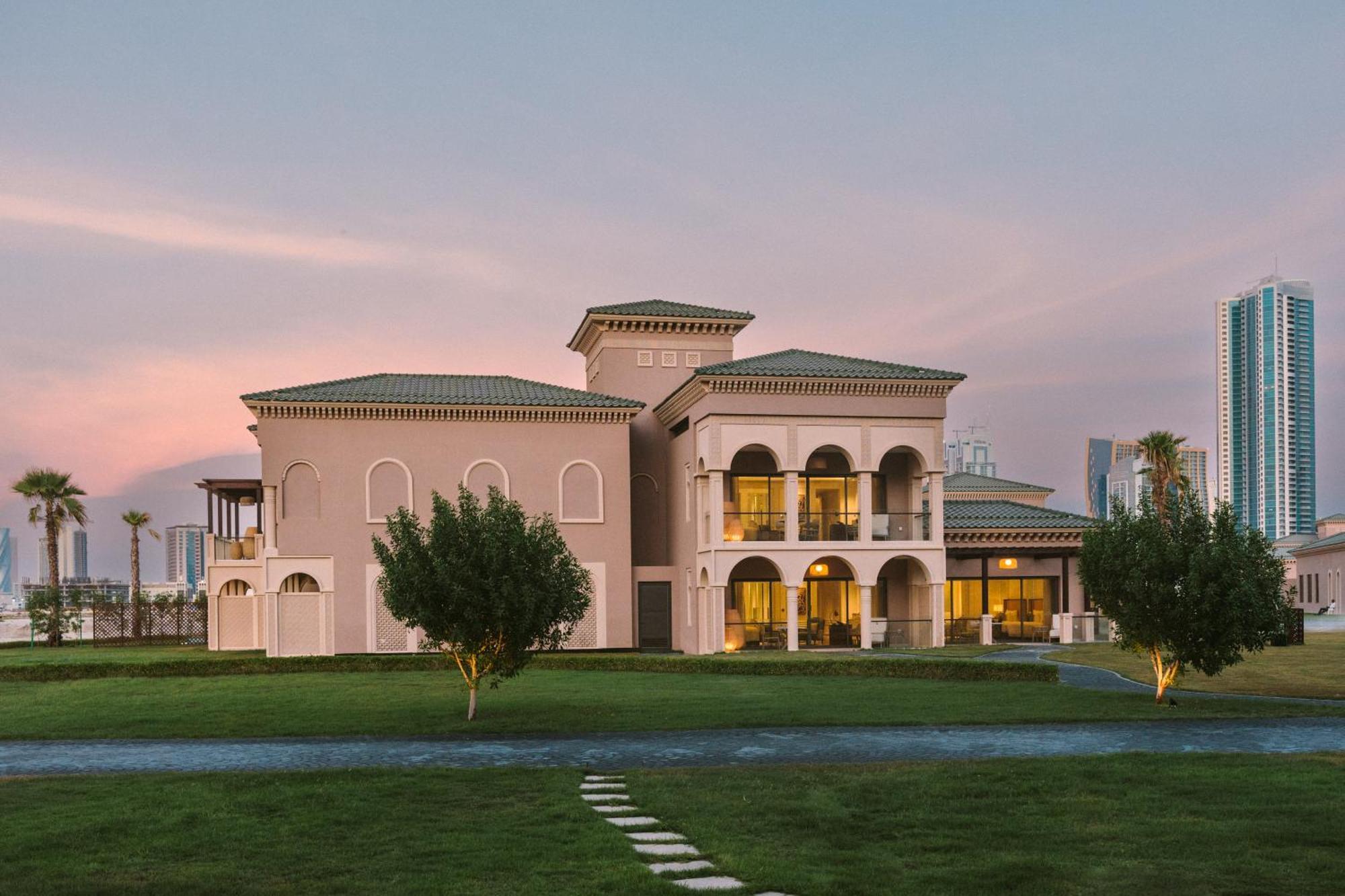 Royal Saray Resort Manama Exterior foto