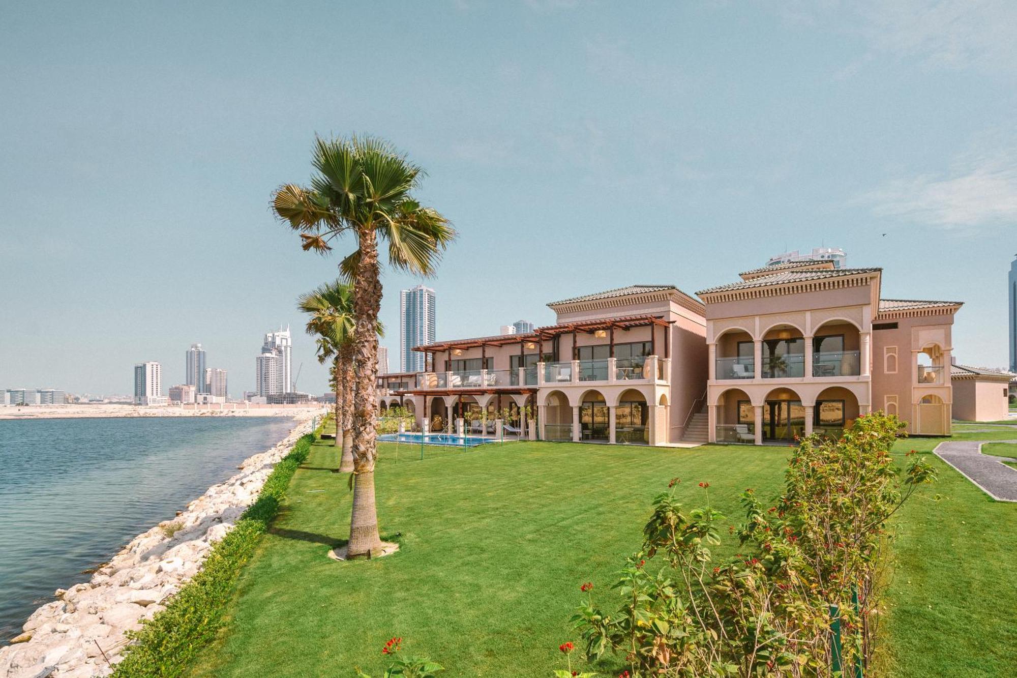 Royal Saray Resort Manama Exterior foto