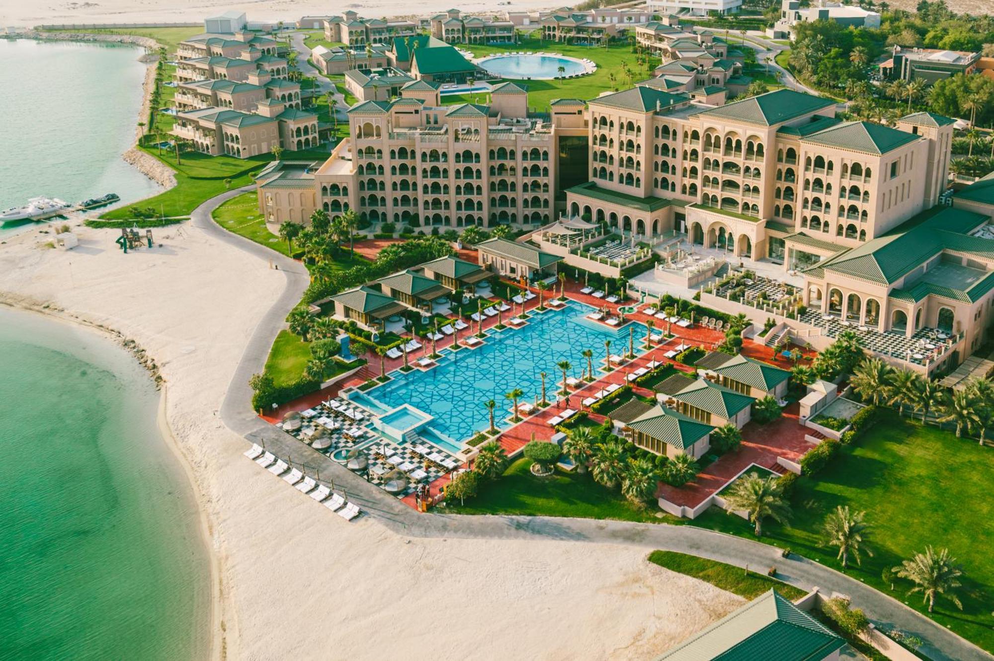 Royal Saray Resort Manama Exterior foto