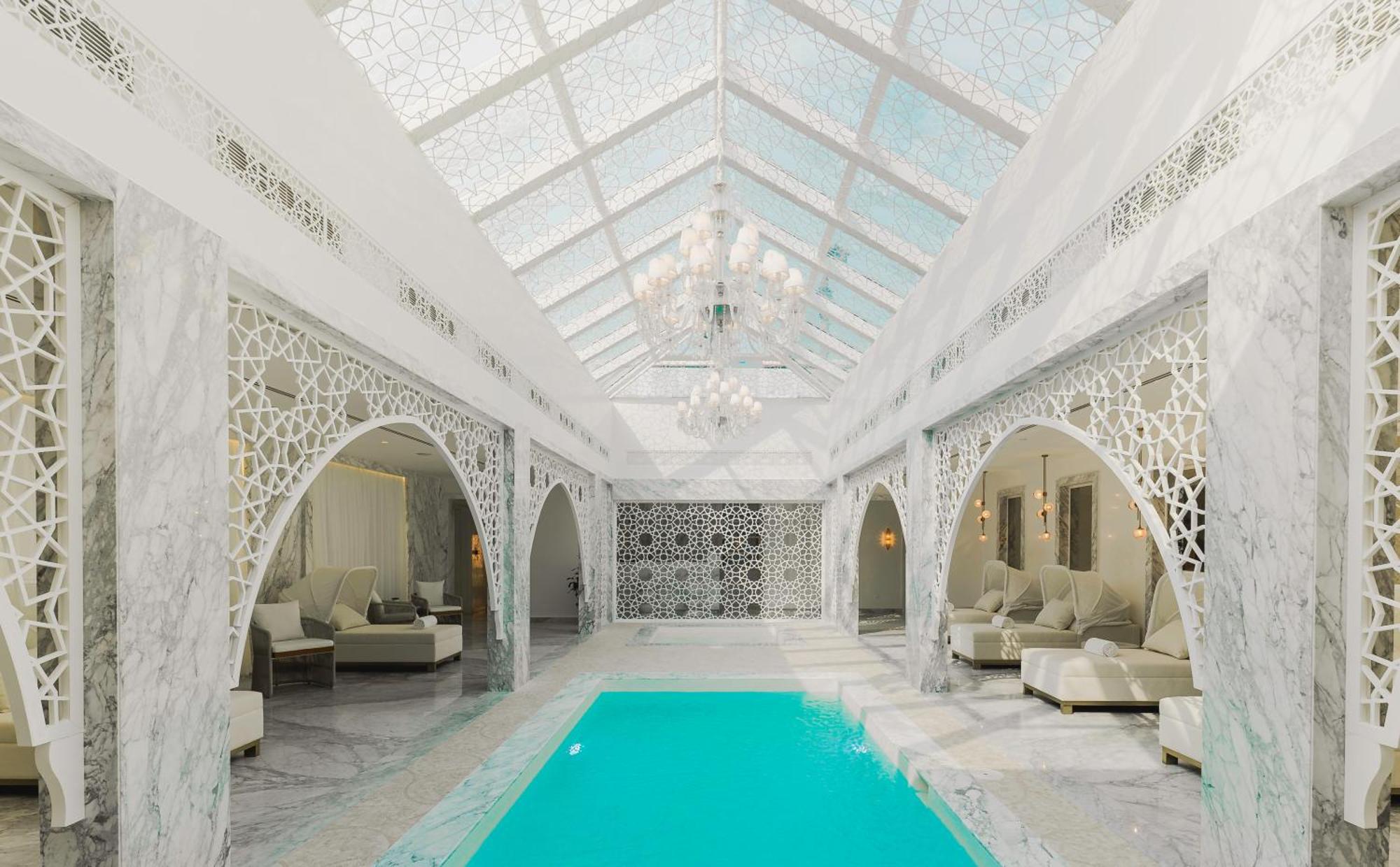 Royal Saray Resort Manama Exterior foto